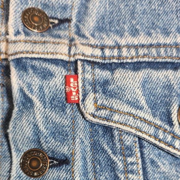 Levi's | Vintage 80's Type III Trucker Denim Jacket, Light Blue Washed, Patina - Picture 5 of 6